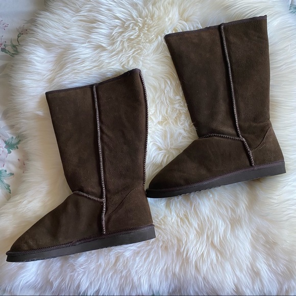 New Expression faux Uggs Sheepskin style boots brand new - Picture 2 of 8